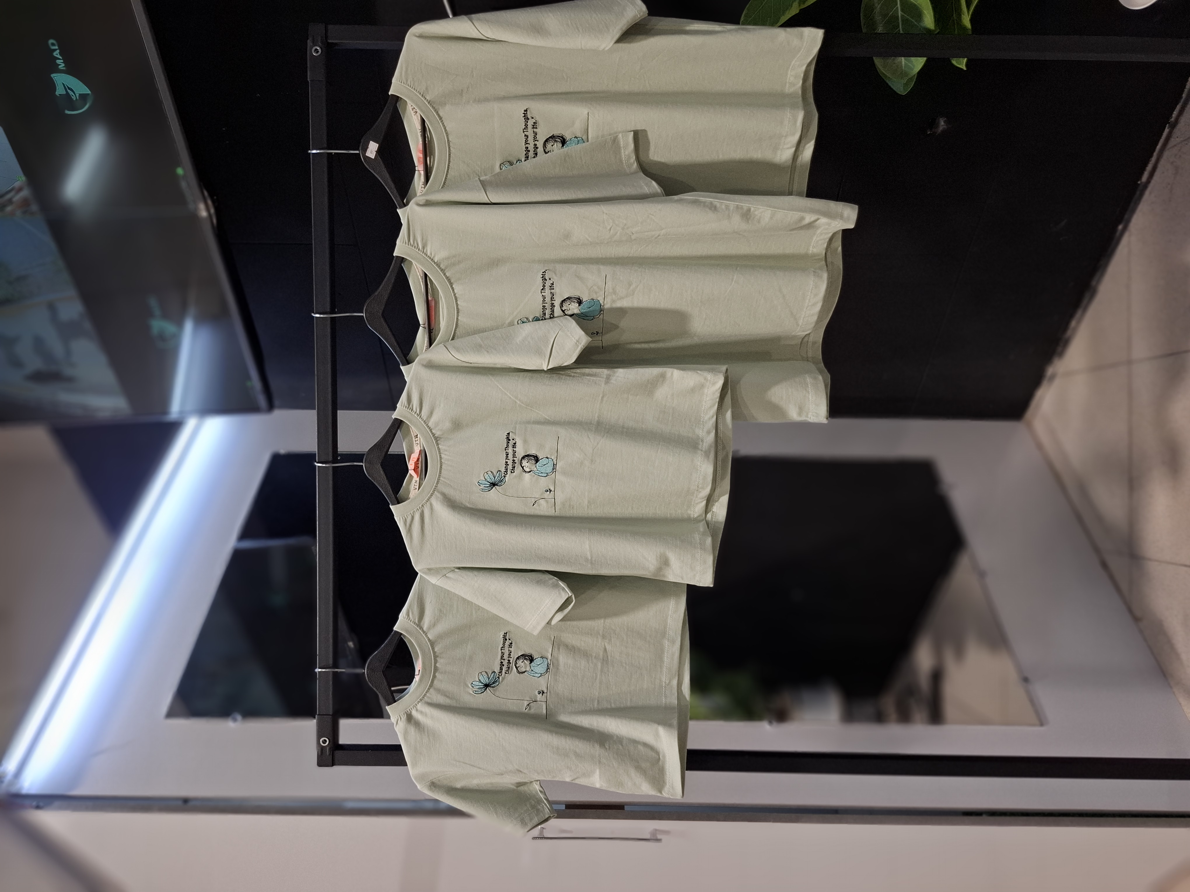 تیشرت بچگانه طرح دختر وگل